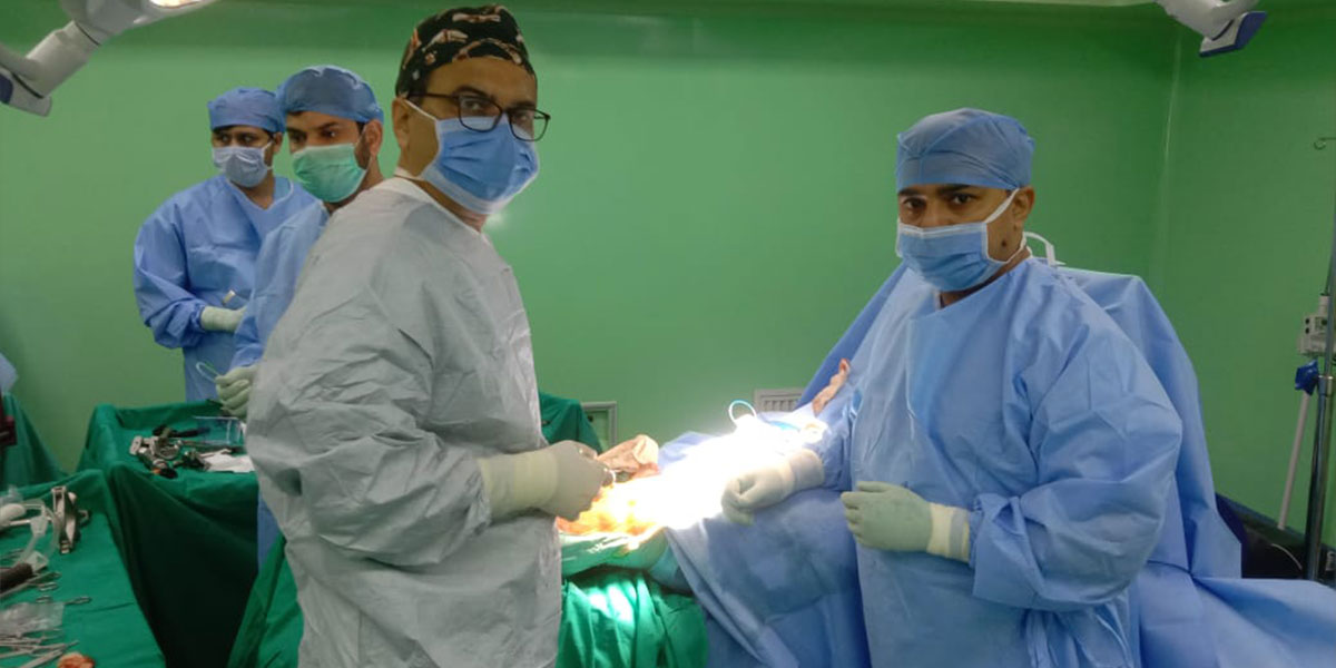 Assisting Dr Joydeep Banerjee Chowdhury during Fellowship programme